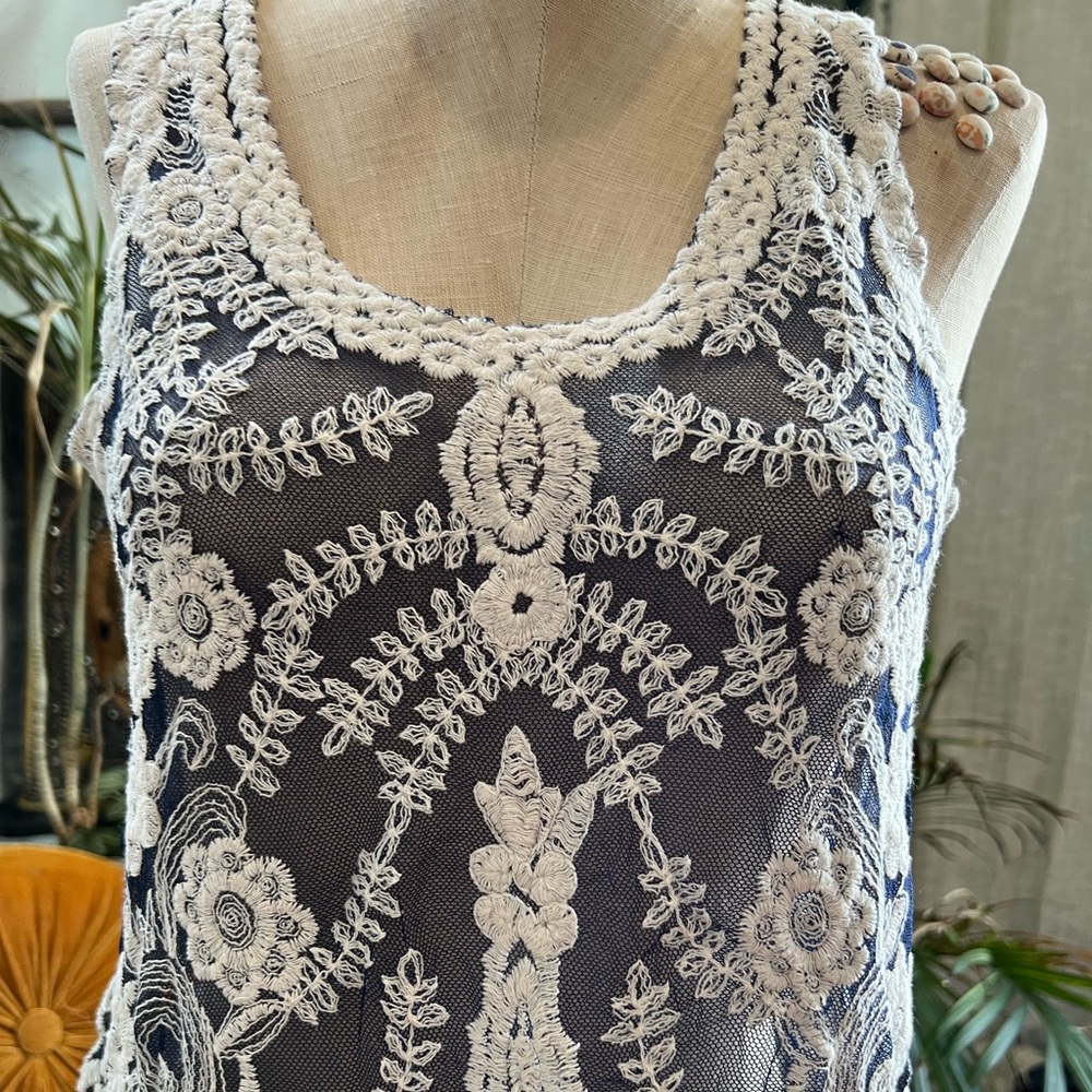 Lace Tank Top - Picture 2 of 3